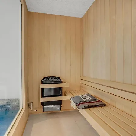 Nice In With 4 Bedrooms, Sauna And Wifi Hébergement de vacances Millinge