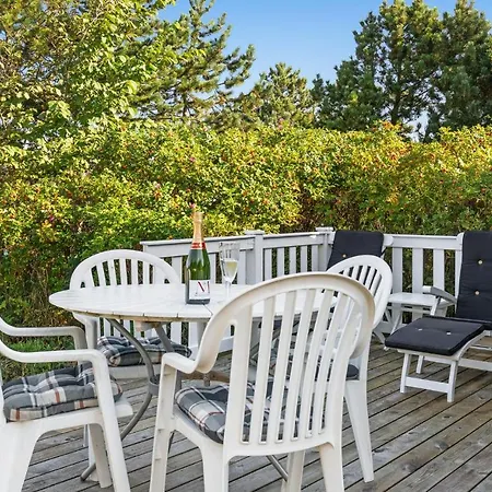 Hébergement de vacances Nice In With 4 Bedrooms, Sauna And Wifi *