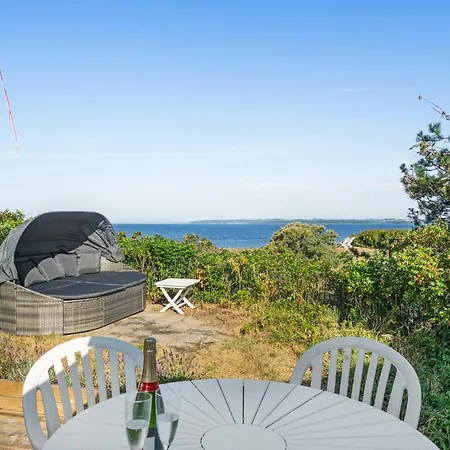 Hébergement de vacances Nice In With 4 Bedrooms, Sauna And Wifi *
