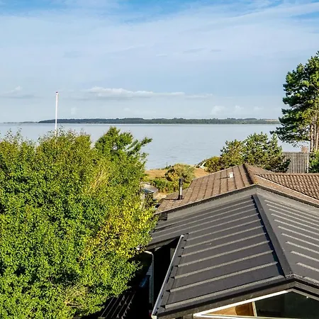 Nice In With 4 Bedrooms, Sauna And Wifi Hébergement de vacances *
